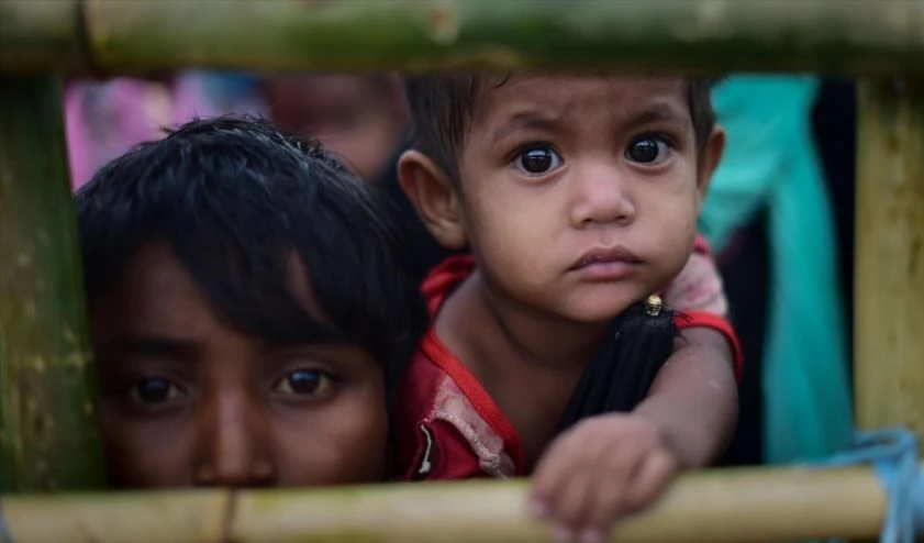Niños rohingyas en el campamento de refugiados de Thyangkhali en Teknaf, Bangladés. Foto: Internet.