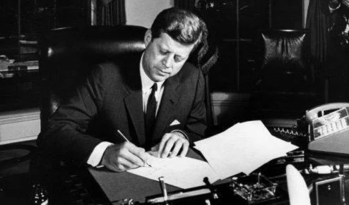 Bloqueda publicación de archivos clasificados sobre muerte de Kennedy. Foto: Internet