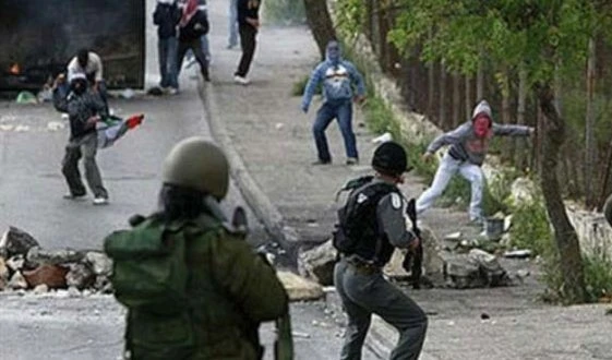 Palestinos heridos por fuerzas de ocupación israelíes.