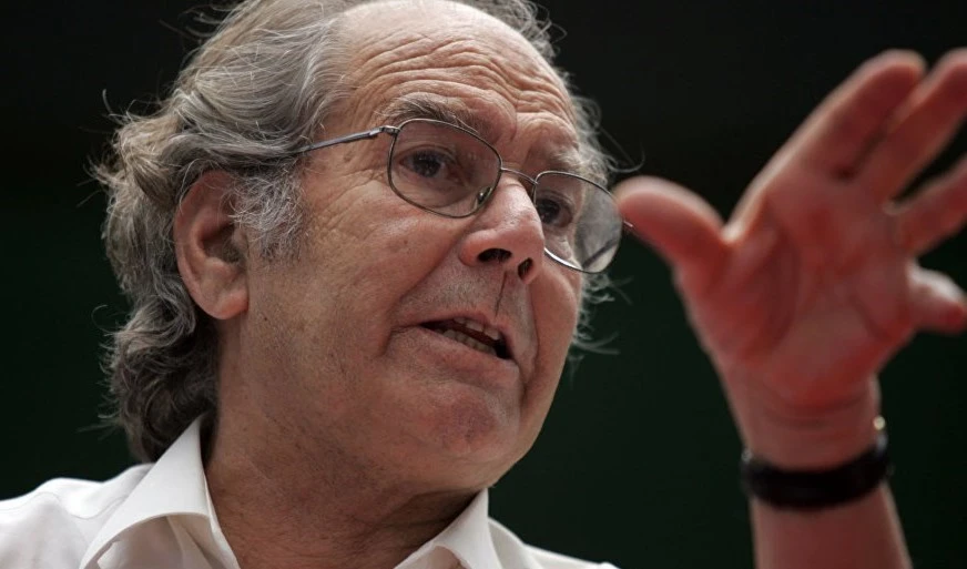 Adolfo Pérez Esquivel es un activista argentino destacado como defensor de los derechos humanos. Adolfo Pérez Esquivel es un activista argentino destacado como defensor de los derechos humanos.