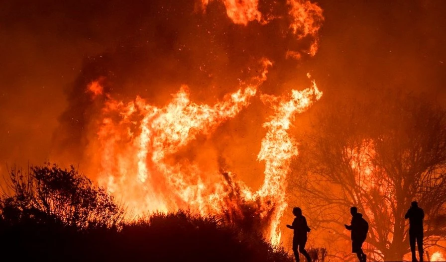 Incendio forestal en California.