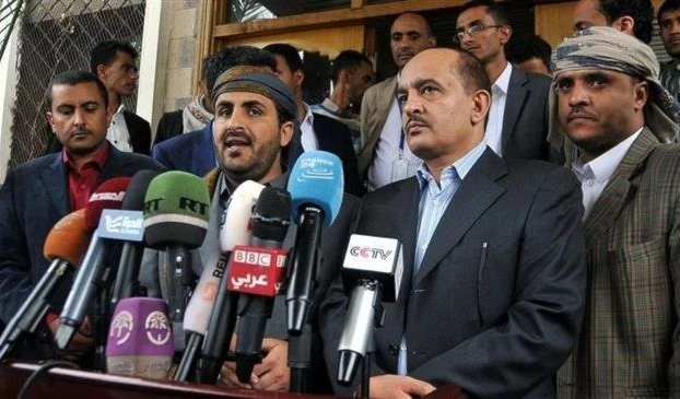 Los representantes de las fuerzas yemenitas regresaron de la capital sueca al aeropuerto de Saná a bordo de un avión kuwaití después que terminó la primera ronda de conversaciones patrocinadas por la ONU.