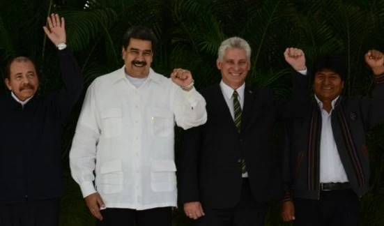 Mandatarios en Cumbre del Alba