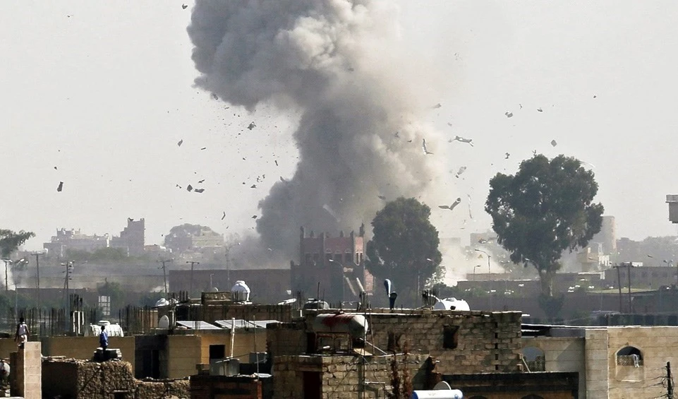 Bombardeo de la Coalición saudita en Yemen. Bombardeo de la Coalición saudita en Yemen.