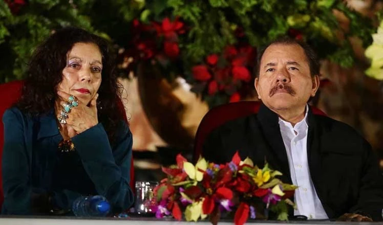El presidente de Nicaragua, Daniel Ortega, y la vicemandataria, Rosario Murillo, expresaron su condena a la sesión convocada por el Consejo Permanente de la OEA.