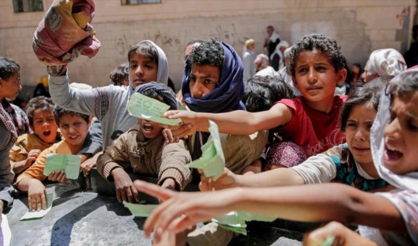 Los bombardeos y el bloqueo impuesto por Riad también han hecho que crezca el riesgo de hambruna, con 8,4 millones de personas confrontadas al hambre.. Los bombardeos y el bloqueo impuesto por Riad también han hecho que crezca el riesgo de hambruna, con 8,4 millones de personas confrontadas al hambre..