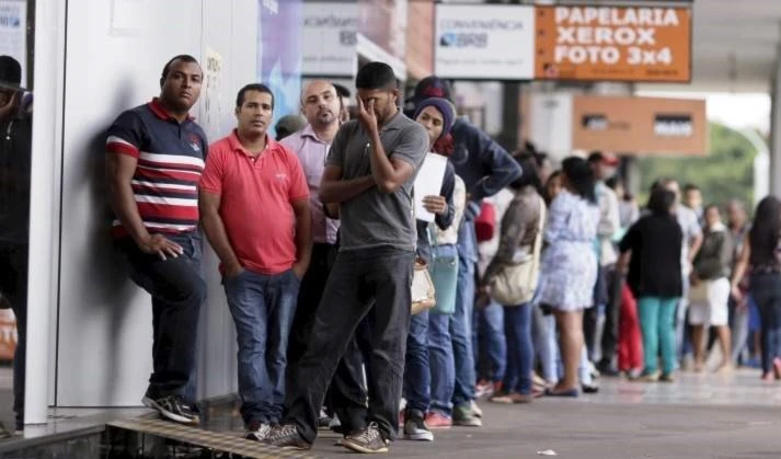A más de 13 millones de personas desempleadas en Brasil