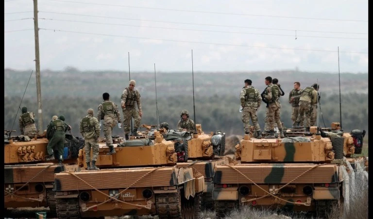 Tropas turcas entran en enclave sirio de Afrín, en manos de milicias kurdas.