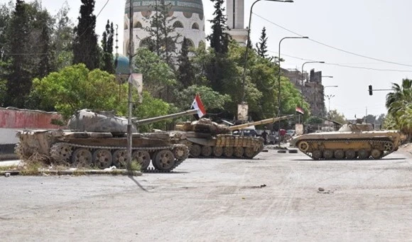 Las tropas gubernamentales están atacando sitios que piden el bombardeo de un centro en la Piedra Negra, todo ello en medio de violentos enfrentamientos en las áreas controladas por los grupos armados.