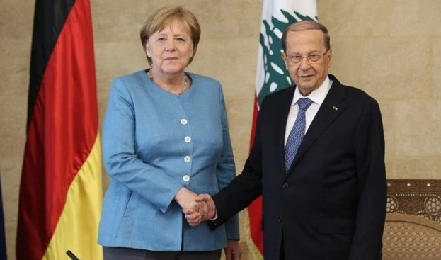 El presidente libanés Michel Aoun se reunió con la canciller alemana, Angela Merkel, en el palacio de Baabda.