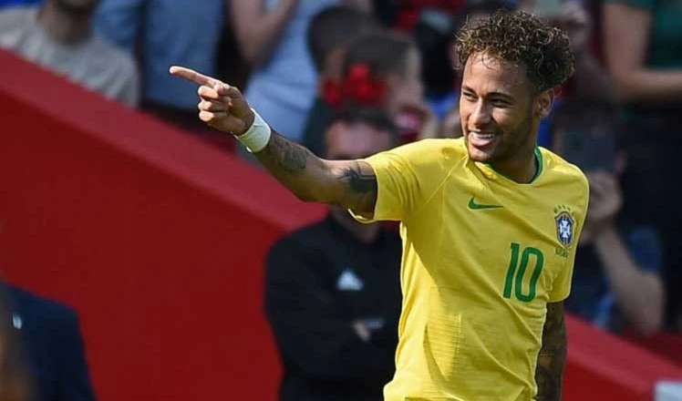 Neymar retorna con un gol en un amistoso de Brasil