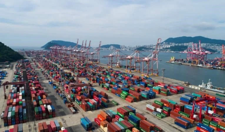  La disminución de la importancia de los EE.UU. como mercado objetivo es de importancia estratégica en la actual guerra de comercio, que muchos pueden pasar por alto, incluso por la rivalidad de Estados Unidos en la lucha actual.