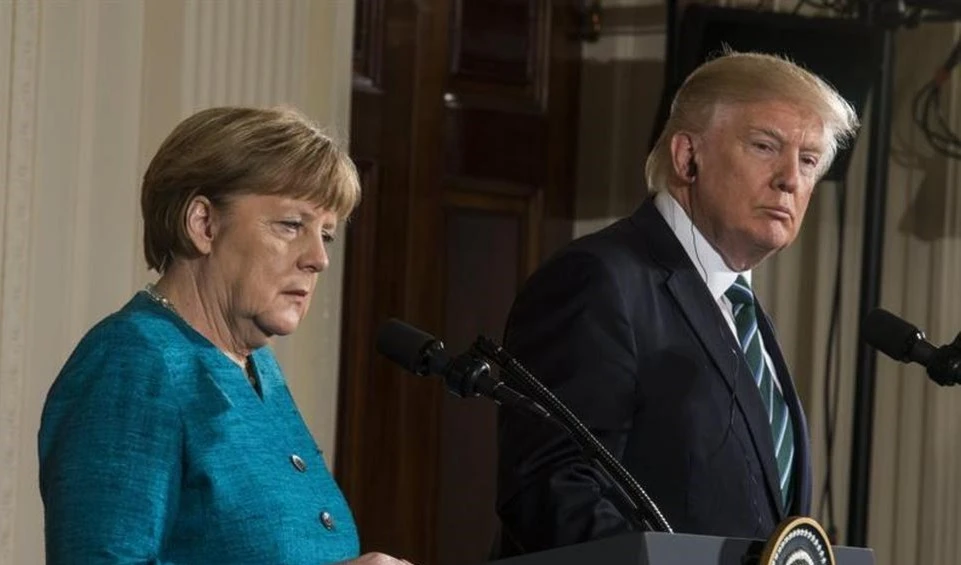 Tensiones entre Trump y Merkel marcan sesiones en la OTAN.