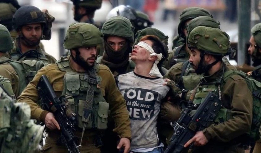 Niños presentan declaraciones juradas sobre golpizas que recibieron durante el arresto.