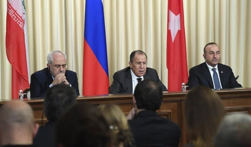 Los ministros de Exteriores de Rusia, Irán y Turquía discutieron las perspectivas de resolver la crisis en Siria. Los ministros de Exteriores de Rusia, Irán y Turquía discutieron las perspectivas de resolver la crisis en Siria.