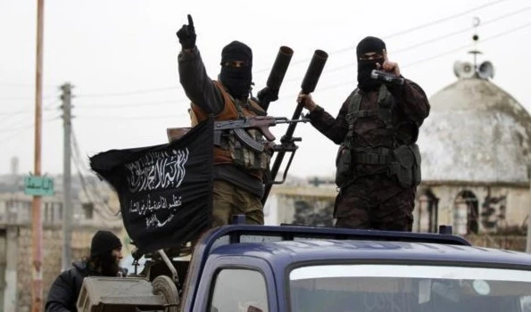 Continúan los enfrentamientos entre grupos terroristas por el control de zonas al norte de las provincias sirias de Alepo, Idleb y Hama.