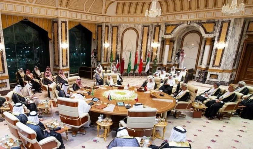 Arabia Saudita y sus aliados acusan a Qatar de ayudar en ataque a Aramco. Arabia Saudita y sus aliados acusan a Qatar de ayudar en ataque a Aramco.