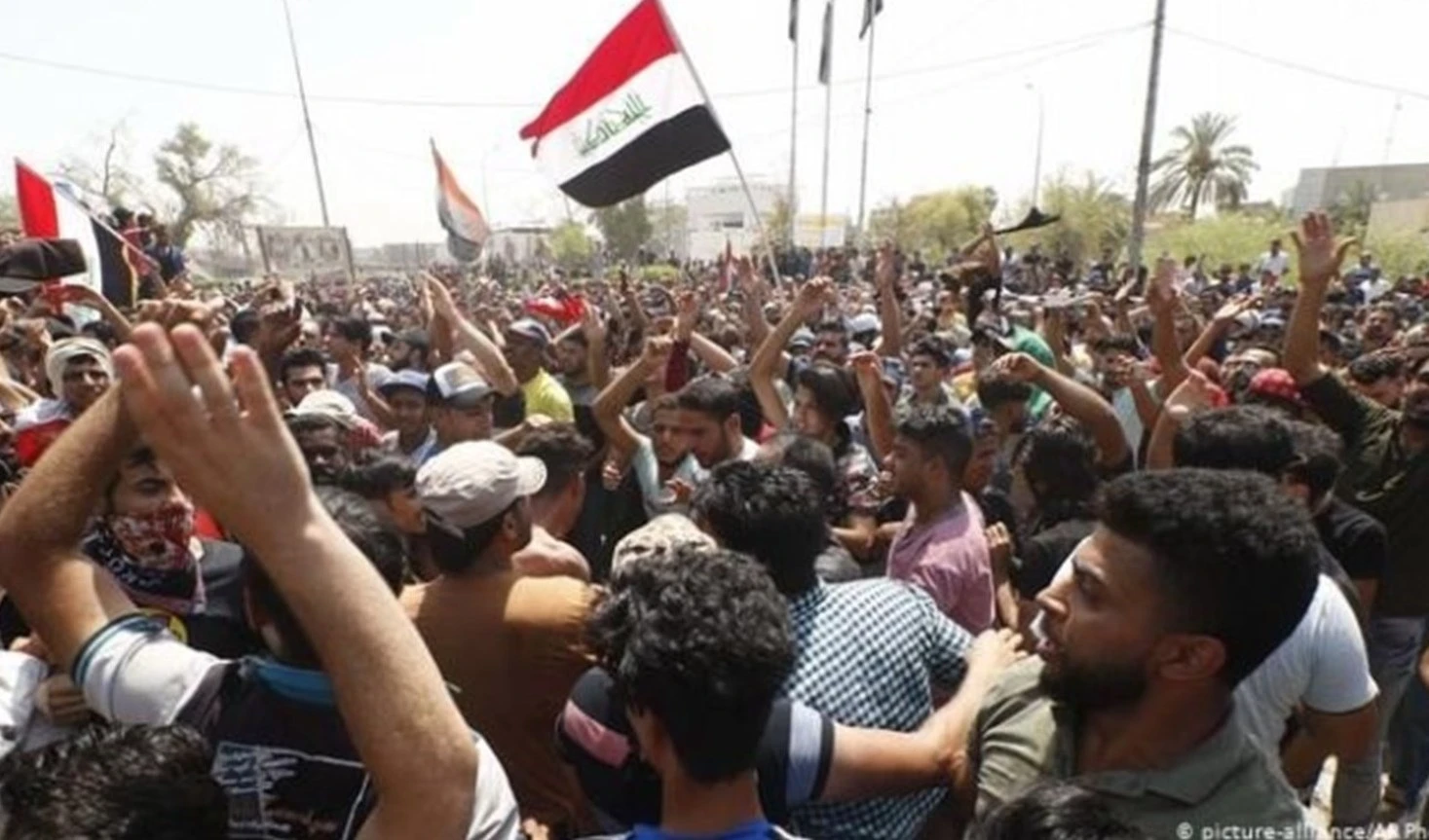 Gobierno iraquí levanta el toque de queda.