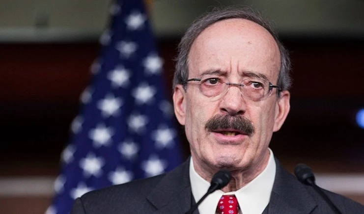 Engel: Decisión de Trump de retirarse de las áreas fronterizas turco-sirias es un regalo para Rusia, Irán y Daesh.