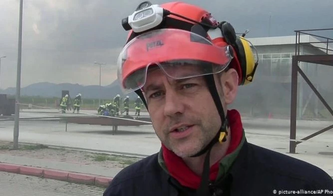 Rusia rechaza acusación sobre muerte de fundador de Cascos Blancos.