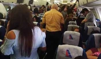 Retorna a Cuba primer grupo de médicos tras golpe de Estado en Bolivia 