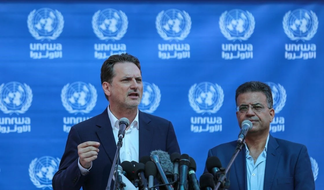 Pierre Krahenbuhl (a la izquierda), ex comisionado general de la Agencia de las Naciones Unidas para los Refugiados Palestinos (UNRWA) en la ciudad de Gaza. Pierre Krahenbuhl (a la izquierda), ex comisionado general de la Agencia de las Naciones Unidas para los Refugiados Palestinos (UNRWA) en la ciudad de Gaza.
