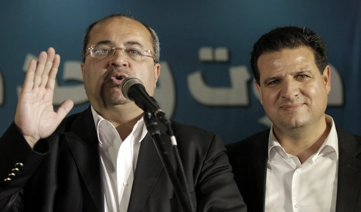 El líder de Hadash-Ta’al Ahmad Tibi (izquierda) y Ayman Odeh reciben amenazas de muerte. Foto: AFP