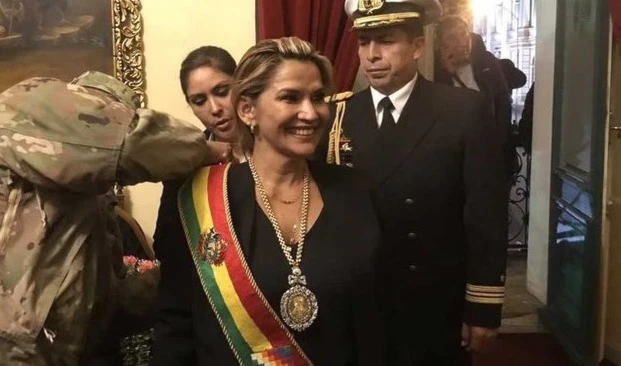 Autoproclamada presidenta de Bolivia, Jeanine Áñez