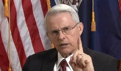 Incautar yacimientos petroleros sirios es piratería, afirma senador estadounidense.