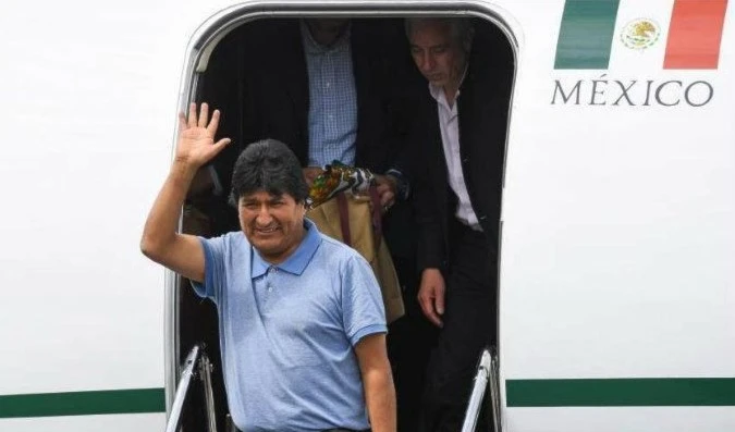 Evo Morales agradece a México y llega a Argentina como asilado político
