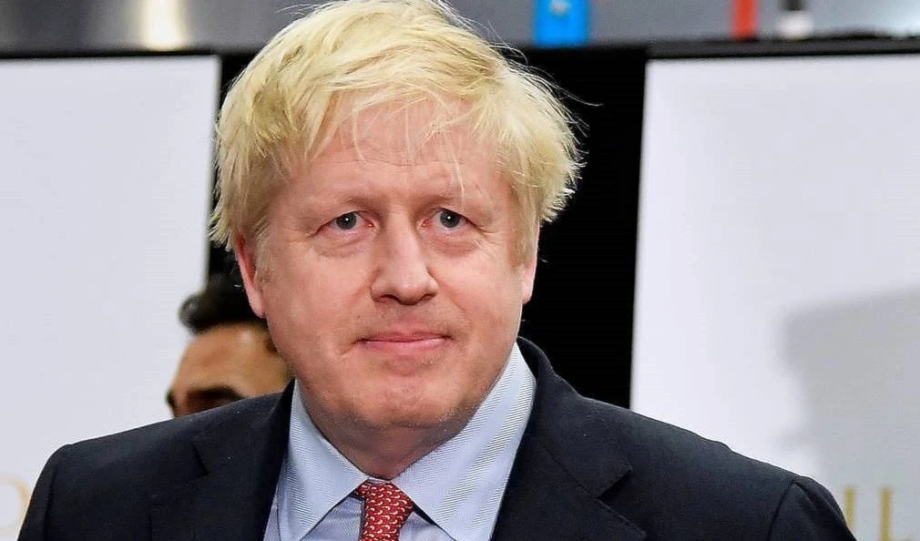 Partido Conservador británico asegura mayoría parlamentaria.