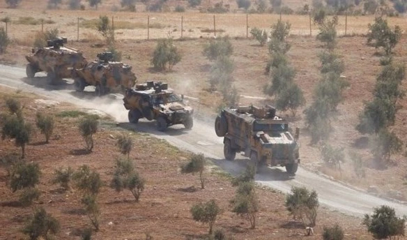 Explota coche bomba en medio de convoy militar turco en Siria