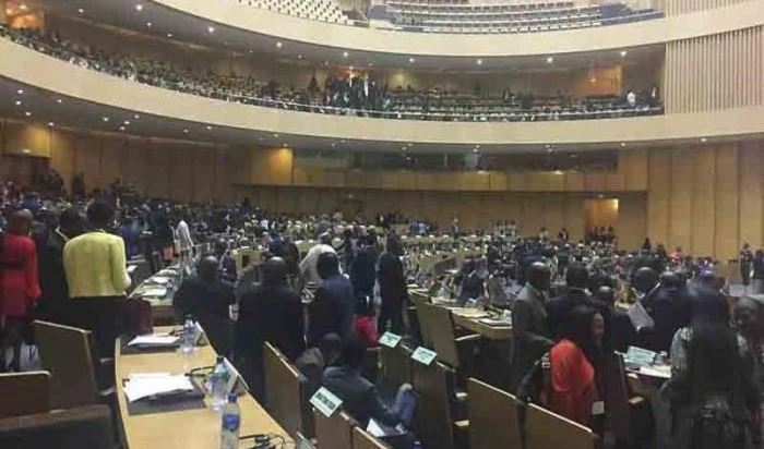 Sesiona en Addis Abeba Cumbre de la Unión Africana.