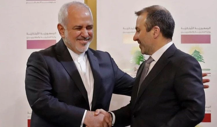 La resolución política de la crisis en Siria debe incluir la retirada de todas las tropas ilegales que están en el país, declaró el ministro de Exteriores de Irán, Mohammad Javad Zarif. La resolución política de la crisis en Siria debe incluir la retirada de todas las tropas ilegales que están en el país, declaró el ministro de Exteriores de Irán, Mohammad Javad Zarif.