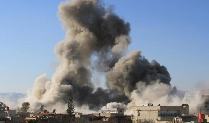 Nuevo ataque de la coalición de EE.UU. contra el campamento de Al-Bagouz mata a 10 civiles sirios. Nuevo ataque de la coalición de EE.UU. contra el campamento de Al-Bagouz mata a 10 civiles sirios.