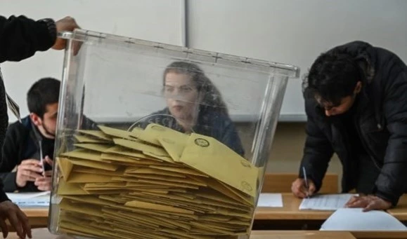 Turquía espera resultados de elecciones locales.