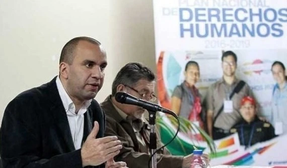 Douglas Guevara repudió la aplicación de la asfixia económica de Washington y sus aliados. Foto: Prensa Latina