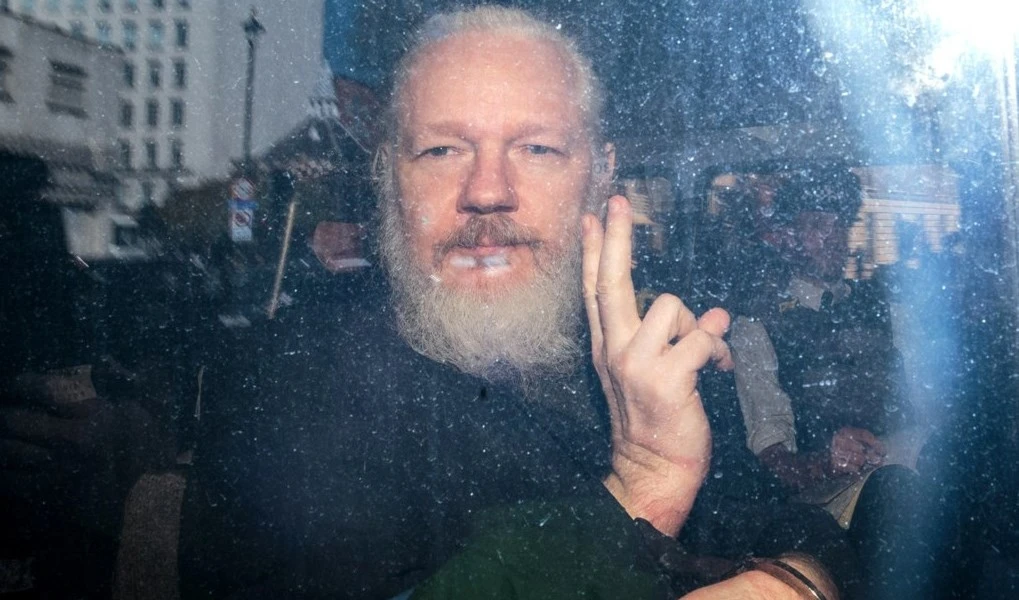 EE.UU. acusa a Julian Assange de 17 nuevos cargos criminales.