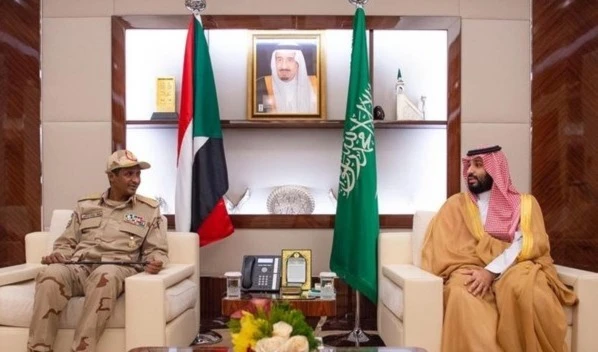 Bin Salman  se reúne con el vicepresidente del Consejo Militar sudanés en Jeddah.