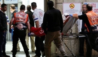 Dos colonos resultan heridos en operaciones de apuñalamiento en Jerusalén ocupada.