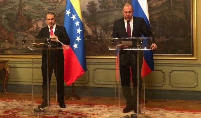 "Rusia insta a EE.UU. a abandonar sus planes de derrocar a Maduro por la fuerza", expresó el jefe de la diplomacia rusa. "Rusia insta a EE.UU. a abandonar sus planes de derrocar a Maduro por la fuerza", expresó el jefe de la diplomacia rusa.