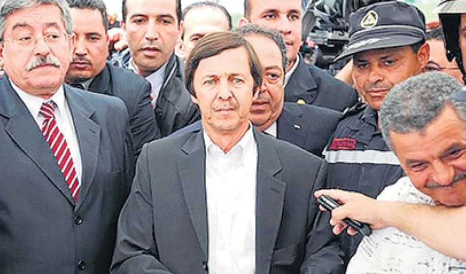 Arrestan a hermano del expresidente Bouteflika.