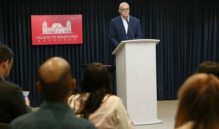 Gobierno venezolano denuncia red de corrupción de la oposición en torno a la ayuda humanitaria.