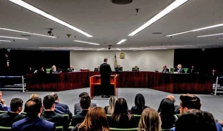 Los magistrados discutieron sobre dos recursos de habeas corpus presentados por la defensa de Lula. (Foto: PL)
