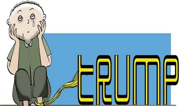 Niños entrumpados en la frontera EEUU-México.