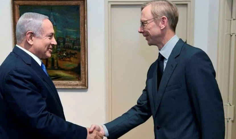 El primer ministro israelí, Benjamín Netanyahu (izquierda) y representante del Departamento de Estado de EE.UU. para Irán, Brian Hook, en Jerusalén.