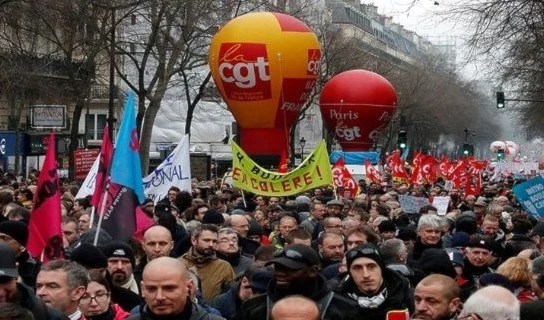 Masivas protestas en Francia contra reforma de pensiones.