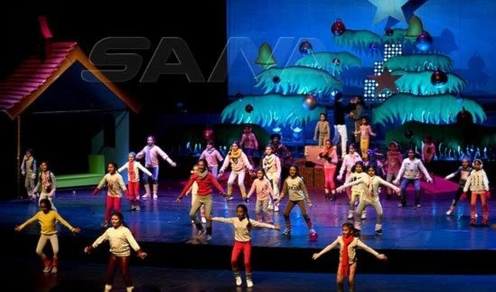 Espectáculo de danza teatral inspirado de las fiestas de Fin d Año. Foto: SANA Espectáculo de danza teatral inspirado de las fiestas de Fin d Año. Foto: SANA