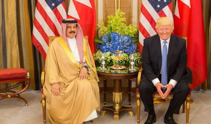 Encuentro entre el presidente Donald Trump y el rey Hamed bin Issa de Bahrein, en la Casa Blanca. Encuentro entre el presidente Donald Trump y el rey Hamed bin Issa de Bahrein, en la Casa Blanca.