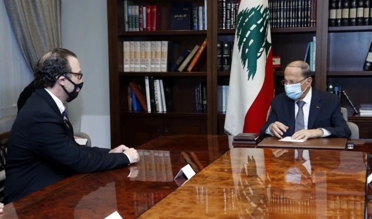 Reunión entre el presidente libanés, Michel Aoun, y el subsecretario de Estado estadounidense para Asuntos de Oriente Medio, David Schenker.